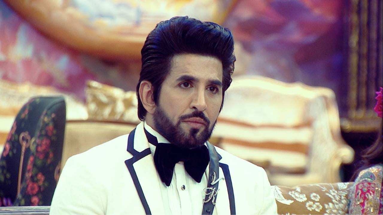 मैत्री, संघर्ष, भावना आणि अनपेक्षित वळणांनी सजलेल्या या प्रवासाने प्रेक्षकांना खिळवून ठेवलं असून आता सर्वांची नजर एका क्षणावर खिळली आहे, कोण उचलणार या सिझनचा किताब? याच भव्य सोहळ्यात रितेश देशमुखचा दमदार परफॉर्मन्सही पाहायला मिळणार आहे. 
