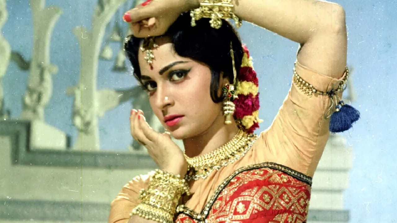 ही मागणी ऐकताच वहीदा रहमान चकित झाल्या. त्यांनी लगेचच विचारले मी हे कसं करू शकते? त्यावर दिग्दर्शकांनी सांगितले की तू भारतीय मुलगी आहेस तू हे का करू शकत नाहीस? यावर त्यांनी अत्यंत ठाम आणि आत्मसन्मानाने उत्तर दिले भारतीय असल्याचा अर्थ असा नाही की आपण सापांशी खेळतो.