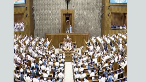 मोठी बातमी! मोदी सरकारला पहिला धक्का, महिला आरक्षण आणि डिलिमिटेशन बिल नामंजूर, काय आहे मतांची आकडेवारी?