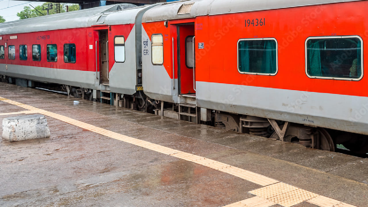 या टाइल्सवर उंचवटे, रेषा किंवा ठिपके असतात. अंध व्यक्ती आपल्या पांढऱ्या काठीच्या मदतीने किंवा पायांनी या उंचवट्यांचा स्पर्श करून दिशा ओळखू शकतात. सरळ रेषा असलेल्या टाइल्स चालण्याचा मार्ग दाखवतात तर गोल ठिपक्यांच्या टाइल्स पुढे धोका असल्याचा इशारा देतात.