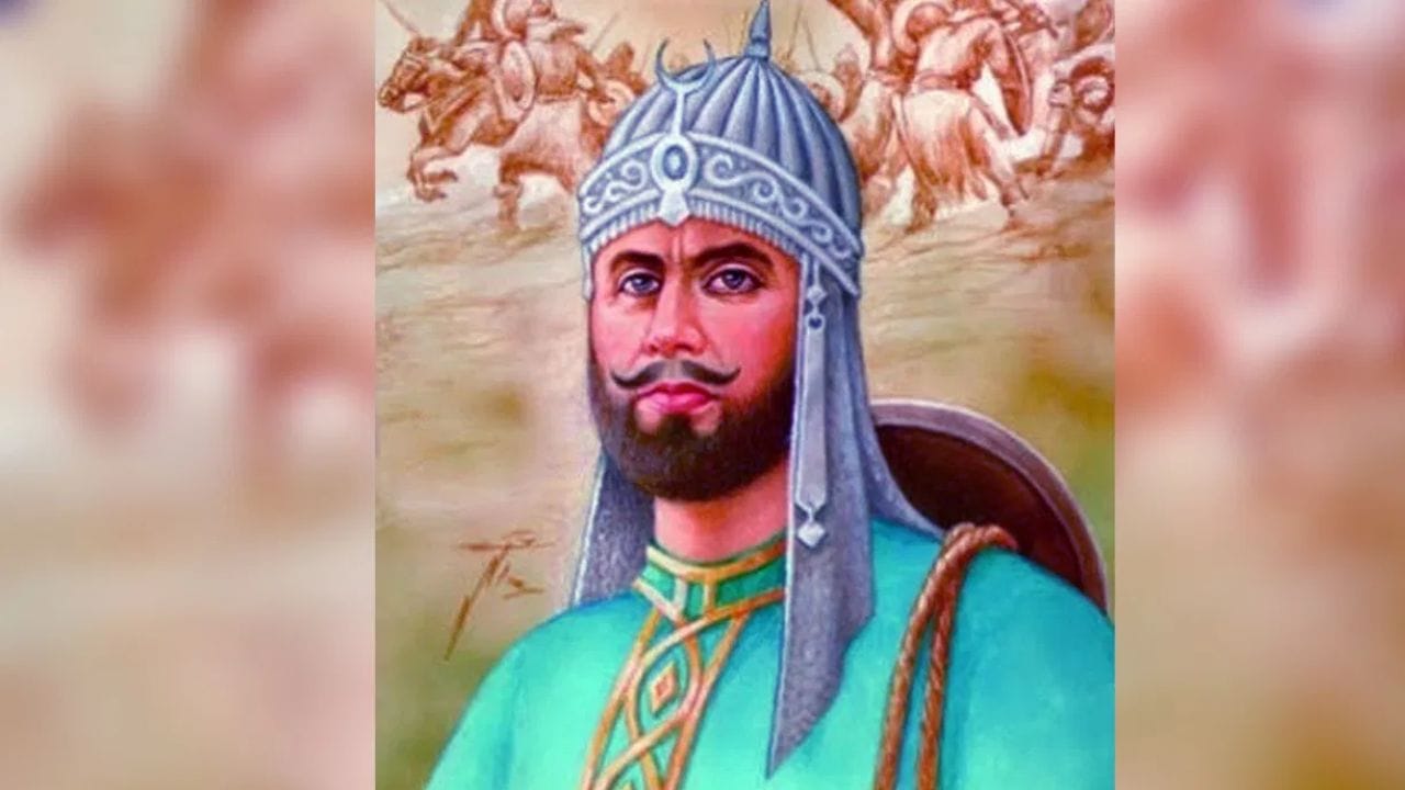 त्यामुळे त्यांचं जेवणं बनवण्यासाठी एका खास व्यक्तीची नियुक्ती करण्यात येत होती. तो शास्त्र शुद्ध पद्धतीने मुघल सम्राटांचं जेवण बनवत असे, मुघलांची एक वेगळीच खाद्य संस्कृती होती, यामध्ये मोठ्या प्रमाणात मांसहारी पदार्थांचा समावेश होता. 