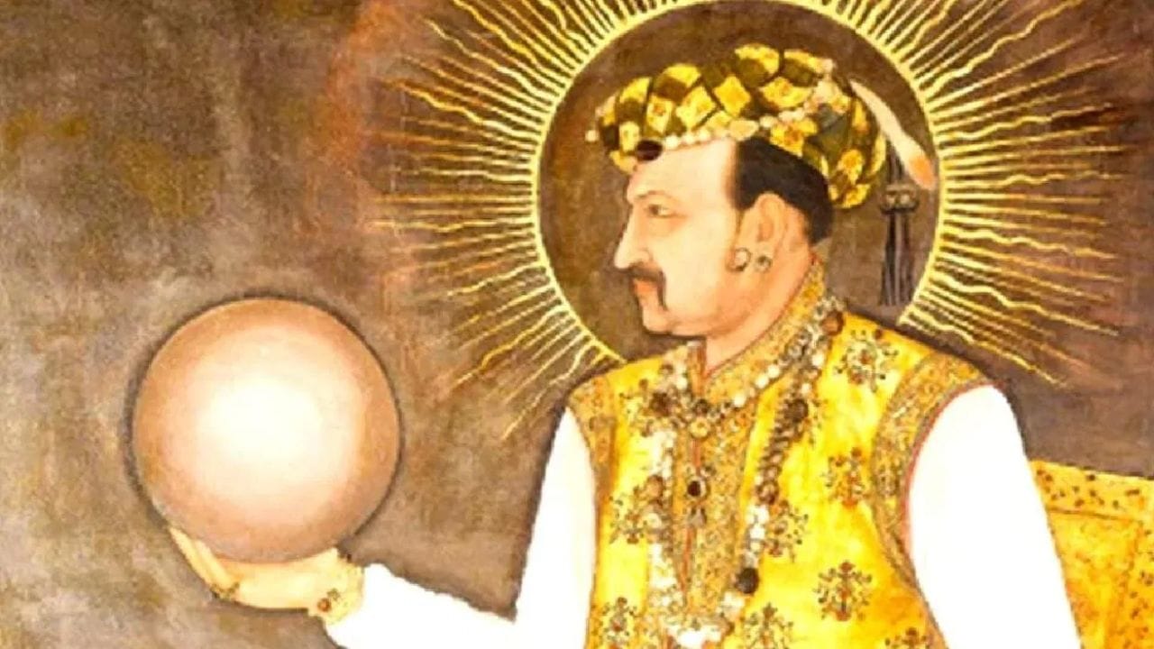 मुघल आपली सेक्स पावर वाढवण्यासाठी  आपल्या आहारात केशर, कस्तुरी, आणि सुवर्ण भस्म या सारख्या दुर्मिळ आणि मौल्यवान पदार्थांचा समावेश करत होते. या पदार्थांमुळे त्यांना ताकद देखील मिळत होती. 