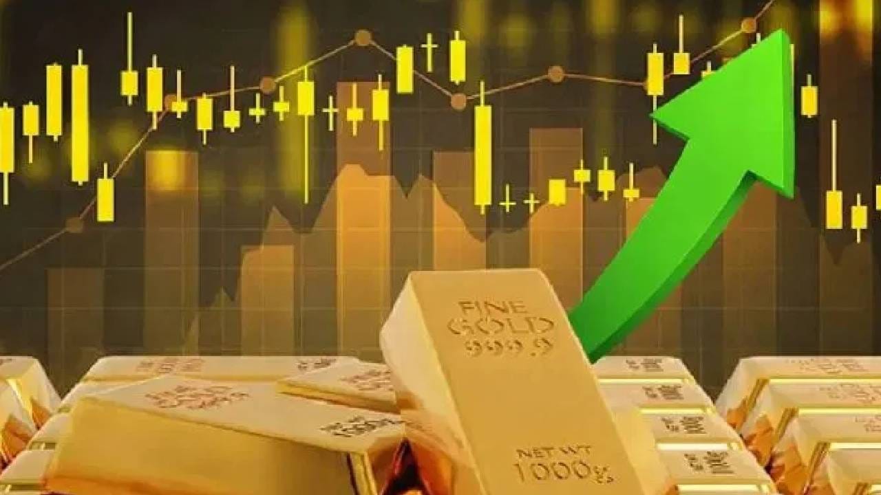 7 मे रोजी सोन्याच्या दरात प्रति तोळ्यामागे, म्हणजे 10 ग्रॅम सोन्याच्या दरात तब्बल 330 रुपयांची वाढ नोंदवण्यात आली आहे. एवढंच नव्हे तर चांदीचे दरही गगनाला भिडण्याच्या तयारीत असून प्रति किलो चांदीमागे तब्बल 5000 रुपये वाढले असल्याची माहिती समोर आली आहे. लग्नाची धामधूम, तयारी सुरू असताना दुसरीकडे या धातूंचे भाव वाढल्याने सर्वसामान्य लोकांच्या खिशाला मात्र चांगलाच फटका बसू शकतो. 
