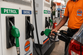 महागाईचा डबल झटका! हा लोकांच्या खिशावर दरोडा; इंधन दरवाढीवर....