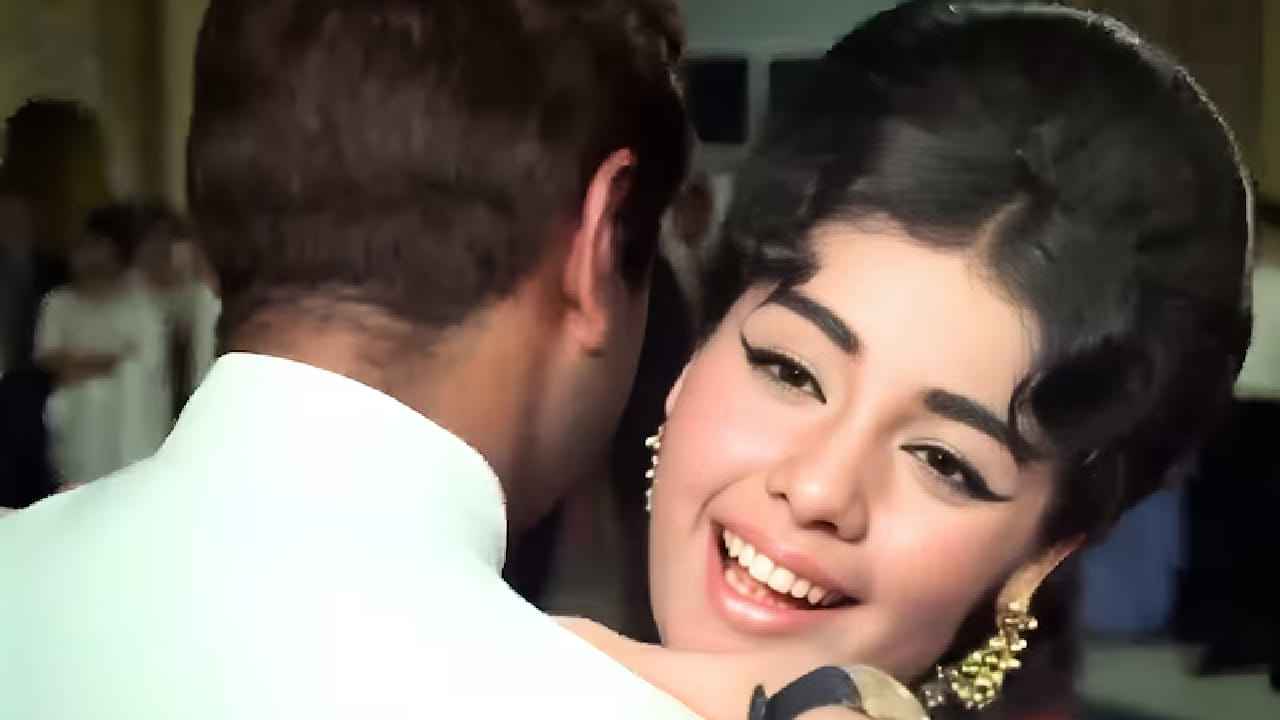 यानंतर 1968 मध्ये ‘ब्रह्मचारी’ चित्रपटाची निर्मिती सुरू झाली. या चित्रपटात शम्मी कपूर मुख्य भूमिकेत होते. शंकर-जयकिशन यांनी त्यांना ही धून ऐकवली आणि यावेळी नशीब बदललं. शम्मी कपूर यांना गाणं पहिल्याच वेळी प्रचंड आवडलं. त्यांनी तात्काळ हे गाणं चित्रपटात ठेवण्यास होकार दिला. त्यानंतर गाण्याचे चित्रीकरण करण्यात आले आणि रिलीज होताच ते देशभर गाजलं.