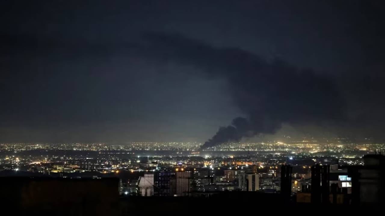 US Attack Iran : ज्याची भिती होती, तेच घडलं, तीन दिवसात अमेरिकेचा इराणवर दुसरा मोठा हल्ला US Attack Iran : ज्याची भिती होती, तेच घडलं, तीन दिवसात अमेरिकेचा इराणवर दुसरा मोठा हल्ला