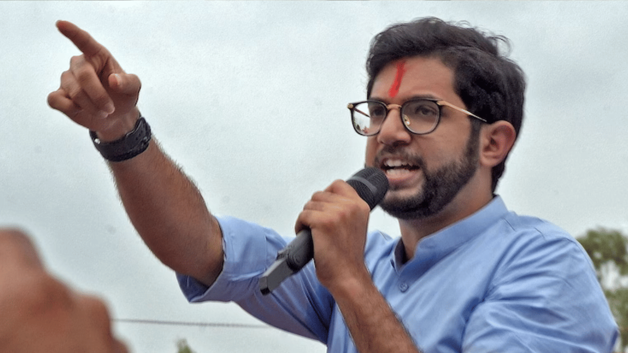 मुंबईकरांचं रक्त विकण्याचा डाव अन्... ठाकरे गटाच्या विरोधानंतर फेरविचार, नेमकं प्रकरण काय?