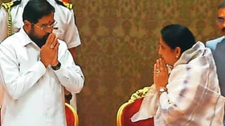 राष्ट्रवादीतील काही जण संपर्कात… शिंदे सेनेच्या या बड्या नेत्याने टाकला बॉम्ब…. राजकीय समीकरणं बदलणार?