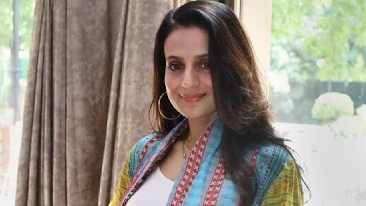 आता जर मला उर्वरित आयुष्य शांततेत आणि आरामात जगायचं असेल, तर त्यात चुकीचं काही नाही. आज माझं मन झालं तर मी 10 दिवसांसाठी लंडन किंवा न्यूयॉर्कला सुट्टीसाठी जाऊ शकले पाहिजे. त्यासाठी मला असा जोडीदार हवा जो हे सगळं सहज परवडवू शकेल. मी कोणत्याही नात्यात ‘आई’सारखी जबाबदारी घेऊन राहू शकत नाही. इतकी मेहनत केल्यानंतर मला चांगलं आयुष्य जगण्याचा पूर्ण अधिकार आहे असं ती म्हणाली. 