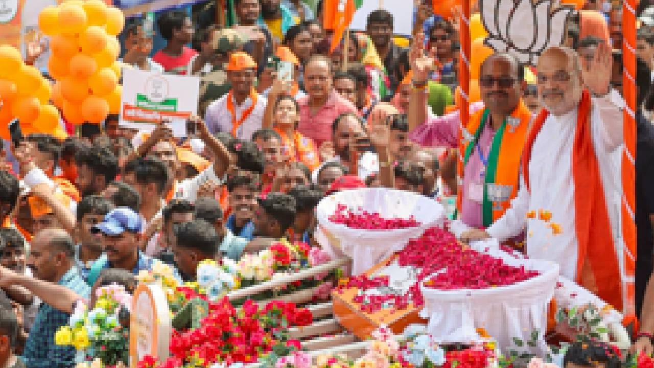 पश्चिम बंगालचे भाजप प्रभारी मंगल पांडेय हे एक महत्वाचे नेते आहेत. ज्यांनी भाजपसाठी जमीन तयार केली. भूपेंद्र यादव यांचही मोठं योगदान आहे. संघटनात्मक बांधणीमध्ये त्यांचा हात कोणी पकडू शकत नाही. त्या शिवाय संघटन महामंत्री सुनील बंसल हे दीर्घकाळापासून बंगालमध्ये तैनात होते. या नेत्यांनी राज्य भाजपमधील अंतर्गत मतभेद मिटवून एक टीम म्हणून लढण्यासाठी सर्वांना तयार केलं. दिल्लीशी समन्वय साधून प्रचाराची अचूक आखणी केली. 