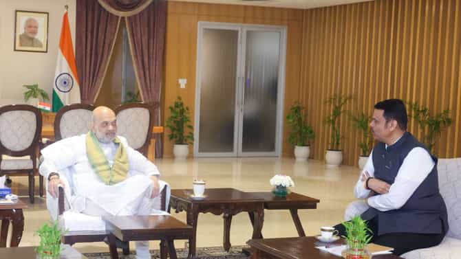 दिल्लीमध्ये अमित शाहा आणि फडणवीसांमध्ये बंद दाराआड खलबतं, नेमकी काय झाली चर्चा? मोठी बातमी समोर
