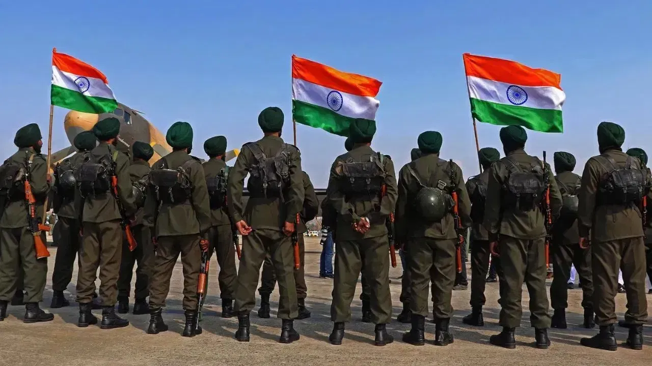 भारतीय सेना आपल्या शौर्यासाठी ओळखली जाते. ती देशाची सुरक्षा, अखंडता आणि सार्वभौमत्वाची राखण करते. इंडियन आर्मीमध्ये सर्वाधिक सैनिक उत्तर प्रदेश राज्यातून भरती होतात.  
