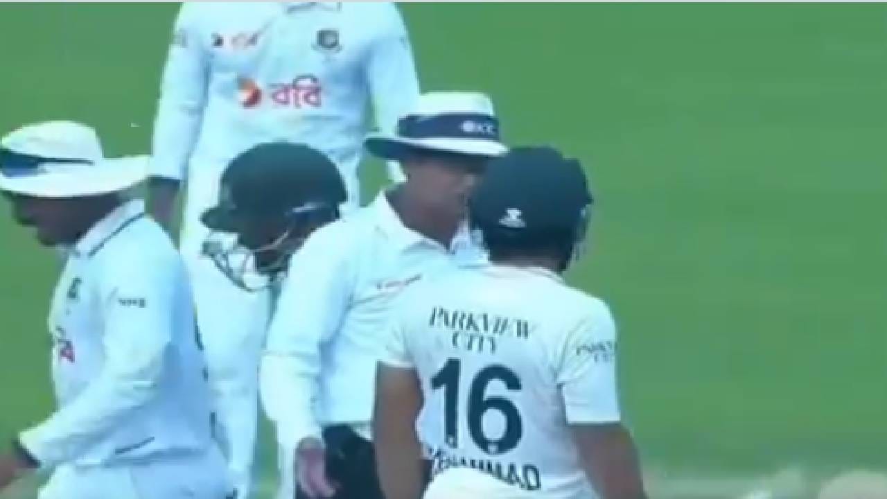 BAN vs PAK : 'मग, आता तुझी ओवरएक्टिंग सुरु होईल', बांग्लादेशचा हिंदू क्रिकेटर मैदानात पाकिस्तानच्या मोहम्मद रिजवानला भिडला VIDEO BAN vs PAK : 'मग, आता तुझी ओवरएक्टिंग सुरु होईल', बांग्लादेशचा हिंदू क्रिकेटर मैदानात पाकिस्तानच्या मोहम्मद रिजवानला भिडला VIDEO