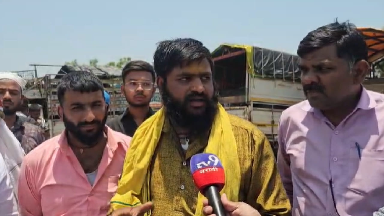 बकरी ईदच्या निमित्ताने चाकणच्या जनावरांच्या बाजारात मोठ्या प्रमाणावर आर्थिक उलाढाल होत आहे. आतापर्यंत या बाजारात तब्बल सात ते आठ कोटी रुपयांची उलाढाल झाल्याची माहिती व्यापाऱ्यांकडून देण्यात आली आहे. पुढील काही दिवसांत गर्दी आणखी वाढण्याची शक्यता व्यक्त केली जात असून उलाढालीतही वाढ होण्याची अपेक्षा आहे.