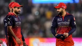 भुवनेश्वर कोहलीला म्हणाला 'म्हातारा', IPL फायनलपूर्वी Video व्हायरल.