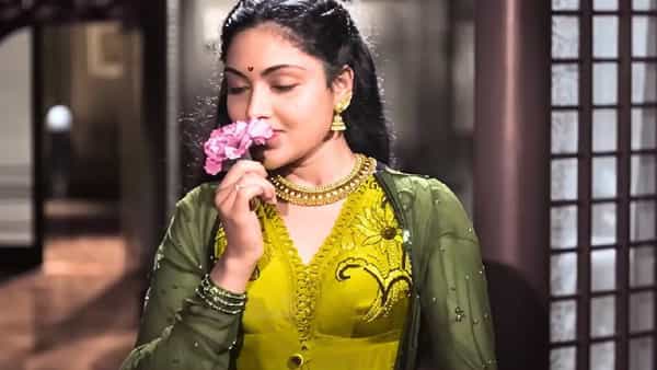 दररोज नवीन गाणी प्रदर्शित होत असली, तरी जुन्या रोमँटिक गाण्यांची जादू आजही लोकांच्या मनात कायम आहे. सोशल मीडिया, यूट्यूब आणि इंस्टाग्राम रील्समुळे ही गाणी पुन्हा एकदा चर्चेत आली आहेत. विशेष म्हणजे, आताची तरुण पिढी देखील ही गाणी आवडीने ऐकत आहे. जुन्या गाण्यांचे बोल सोपे आणि हृदयस्पर्शी असायचे, ज्यामध्ये खऱ्या भावना स्पष्टपणे जाणवायच्या. यामुळेच 'मुघल-ए-आझम', 'आराधना' आणि 'कटी पतंग' सारख्या चित्रपटांतील गाणी आजही सर्व वयोगटातील लोकांना आवडतात.