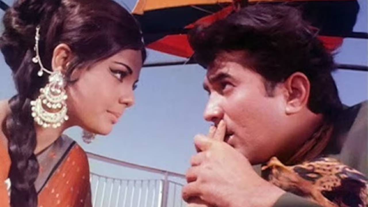 'सच्चा झूठा' या चित्रपटाचे दिग्दर्शन मनमोहन देसाई यांनी केले होते. यामध्ये राजेश खन्ना दुहेरी भूमिकेत दिसले होते. तर मुमताज नायिका होती आणि विनोद खन्ना यांनीही महत्त्वाची भूमिका साकारली होती. चित्रपटात ॲक्शन आणि कॉमेडीचे उत्तम मिश्रण होते जे प्रेक्षकांना खूप आवडले. राजेश खन्ना यांच्या अभिनयाचे विशेष कौतुक झाले.