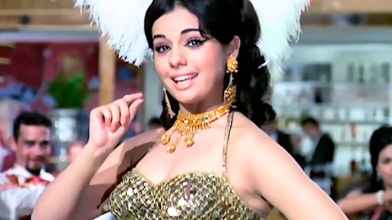 5 मिनिटाचे तुफान रोमँटिक गाणे, बोल ऐकताच मनात फुलते प्रेम, ऐकून तुम्हीही पडाल प्रेमात!