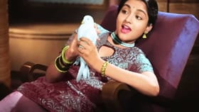 75 वर्षांपूर्वीचं रोमँटिक गाणं, ऐकताच प्रियकराच्या आठवणीत रमून जातं मन.