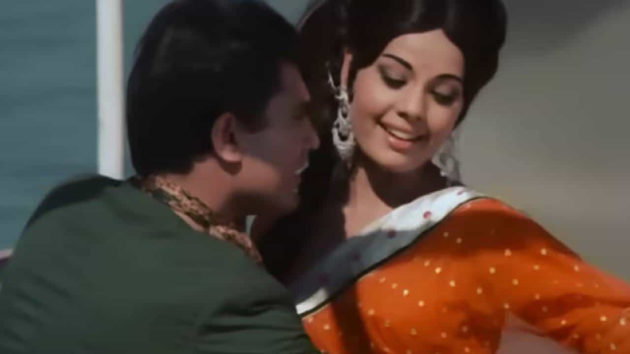 70च्या दशकातील रोमँटिक गाण्यांची बातच काही वेगळी होती. त्या काळातील गाण्यांमध्ये निरागसता आणि प्रेमाची सुरुवात इतक्या सुंदररीतीने मांडायची की, ऐकणारा स्वतःला त्या कथेत अनुभवू लागायचा. चाहते ही गाणी रेडिओवर ऐकण्यासाठी तासनतास वाट पाहायचे. आजही तरुण आणि वृद्ध दोघेही तितक्याच आवडीने ही गाणी ऐकतात. यांची लोकप्रियता कधीच कमी झाली नाही, कारण ही गाणी थेट हृदयाला भिडणारी होती. लोक या गाण्यांना आपल्या आयुष्यातील प्रसंगांशी जोडून पाहतात.