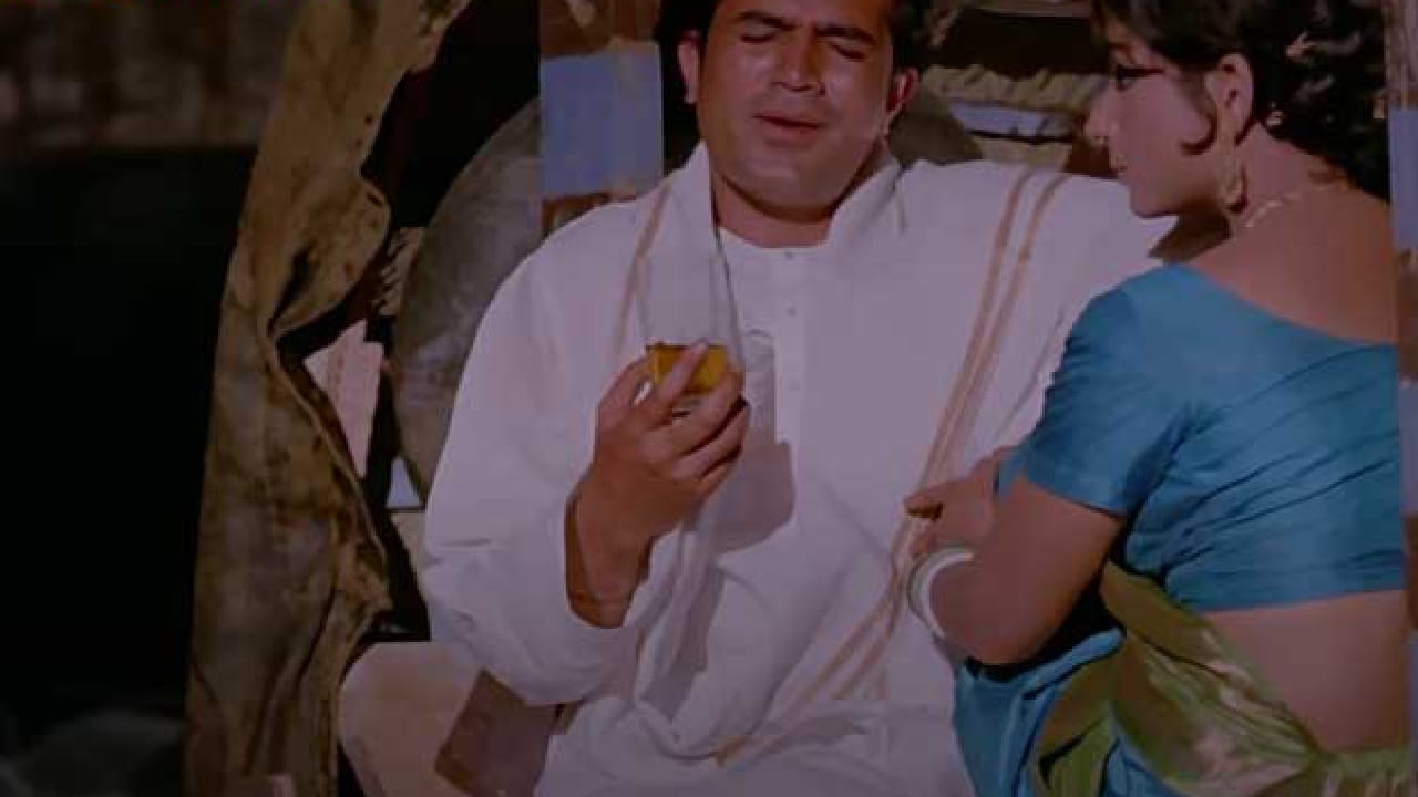 यानंतर तयार झालेले हे गाणे पुढे हिंदी चित्रपटसृष्टीतील सर्वात लोकप्रिय आणि भावस्पर्शी गाण्यांपैकी एक बनले. 'चिंगारी कोई भड़के तो सावन उसे बुझाए, सावन जो आग लगाए उसे कौन बुझाए…' या ओळी आजही रसिकांच्या ओठांवर ऐकायला मिळतात.
