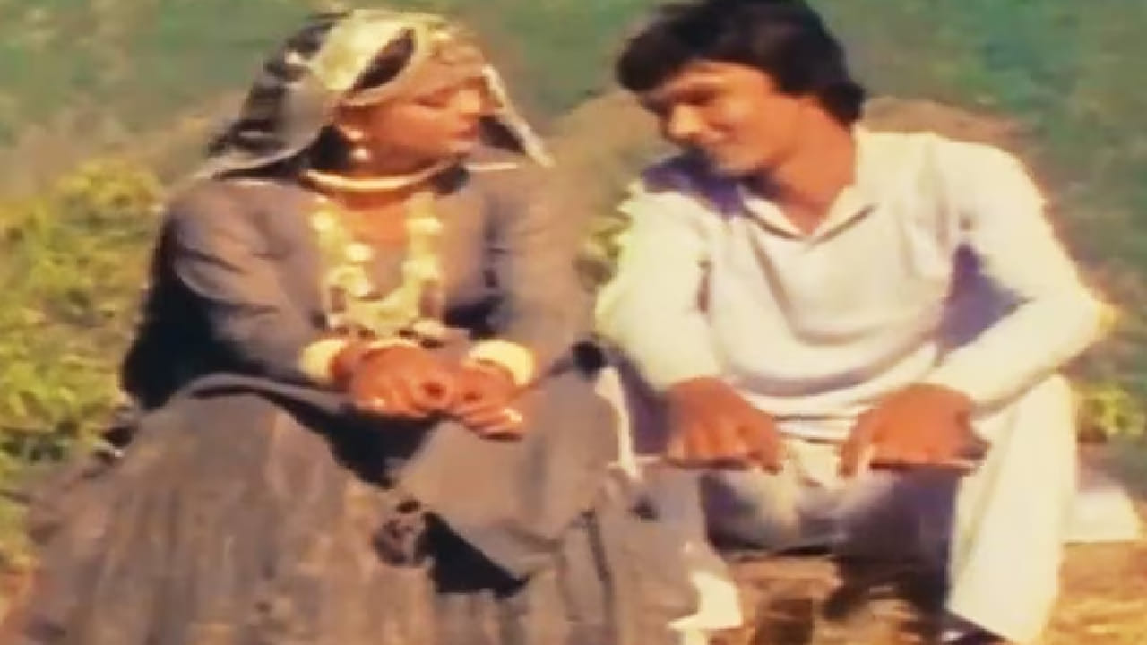 चंद्रावल हा त्याच काळातील एक अत्यंत गाजलेला चित्रपट ठरला. चित्रपटाची कथा गाडिया लोहार समाजातील चंद्रावल नावाच्या तरुणीभोवती फिरते. चंद्रावल आणि सूरज हे दोघे एकमेकांच्या प्रेमात पडतात. मात्र ते वेगवेगळ्या समाजातील असल्यामुळे त्यांच्या नात्याला मोठा विरोध सहन करावा लागतो.