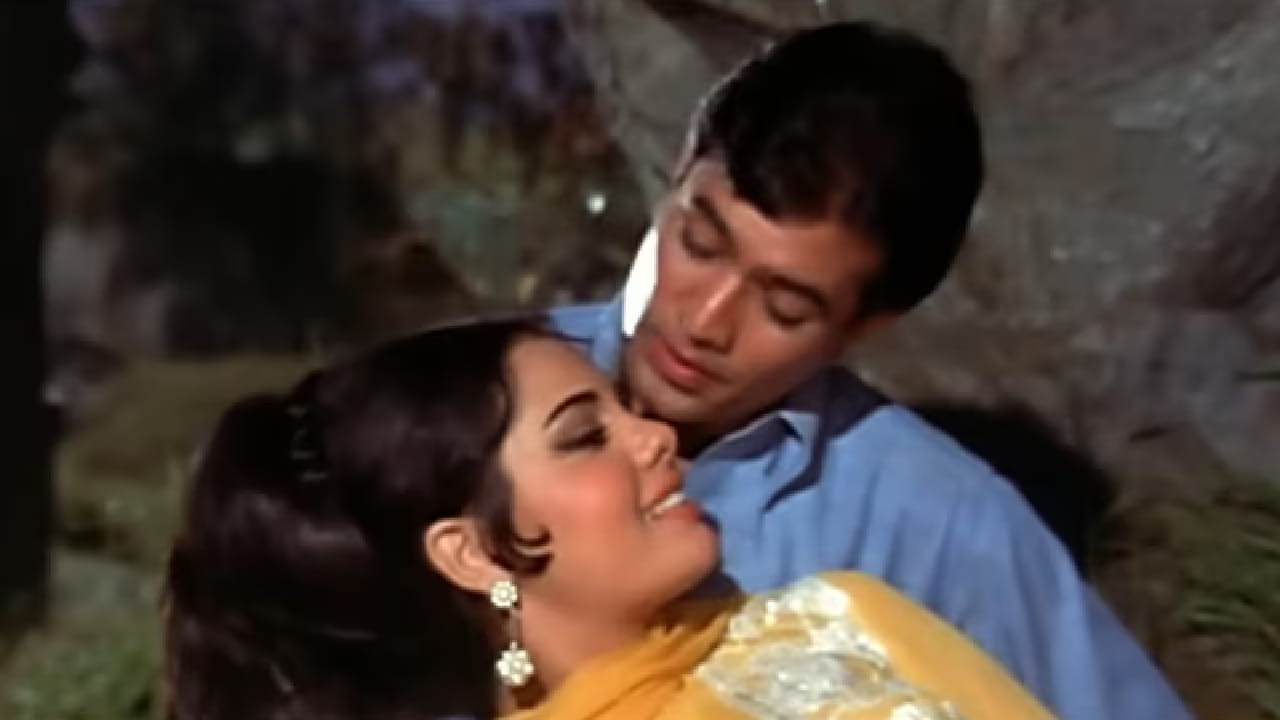 अशाच सदाबहार गाण्यांपैकी एक म्हणजे 'छुप गए सारे नज़ारे'. हे गाणे 1969 मध्ये प्रदर्शित झालेल्या 'दो रास्ते' या चित्रपटातील आहे. या गाण्याने त्या काळात रोमँटिक गाण्यांची नवी ओळख निर्माण केली होती. आजही हे गाणे संगीतप्रेमींमध्ये तितकेच लोकप्रिय आहे.