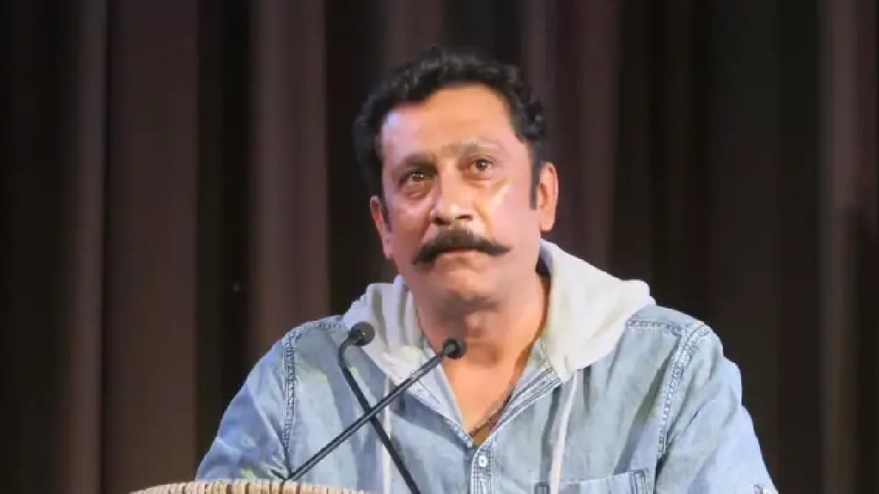 शूटिंगदरम्यान ते इतके वास्तववादी दिसत होते की, अनेक लोक त्यांच्यापासून दूर राहायचे. डोंगराळ भागात शूटिंग सुरू असताना त्यांच्या भोवती चिल आणि कावळे घिरट्या घालत असल्याच्या गोष्टीही त्या काळात चर्चेत होत्या.