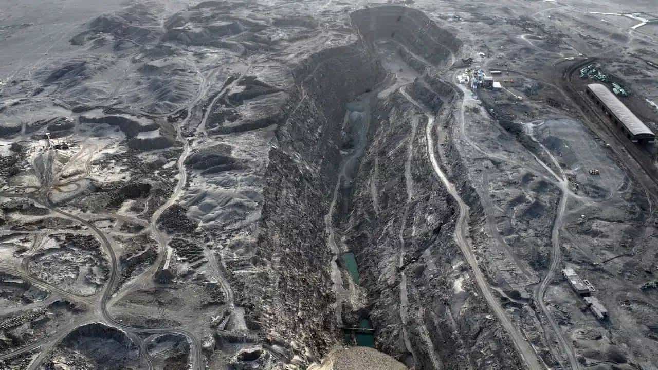 China : चीनला मोठं यश, नशीब पुन्हा चमकलं, मातीत अशी गोष्ट सापडली त्यामुळे अमेरिकेसह जगाला नाचवता येईल