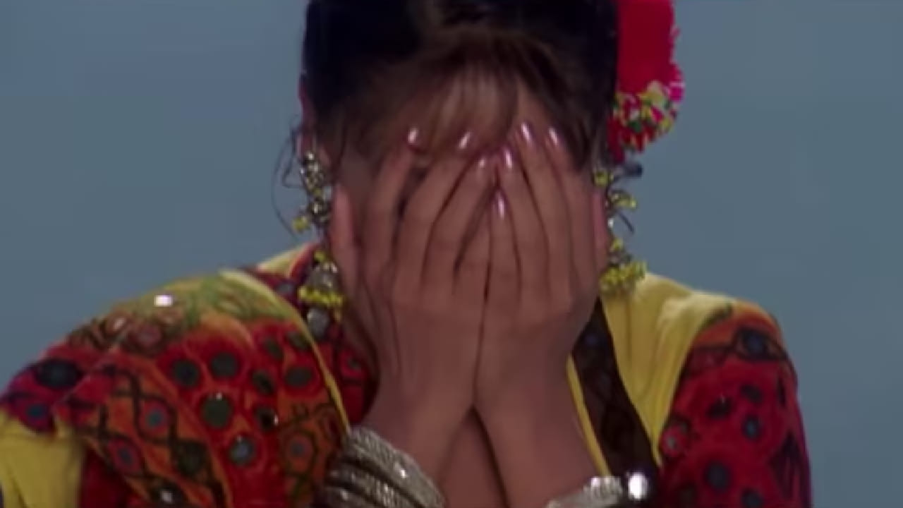 गाण्याची मधुर चाल, रोमँटिक सादरीकरण आणि मनाला भिडणारे बोल यामुळे हे गाणे प्रदर्शित होताच लोकांच्या ओठांवर चढले. या गाण्याची लोकप्रियता इतकी अफाट आहे की प्रदर्शित होऊन अनेक वर्षे उलटल्यानंतरही ते आजच्या पिढीच्या प्लेलिस्टमध्ये कायम आहे. जुन्या हिंदी गाण्यांचे चाहते आजही हे गाणे तितक्याच प्रेमाने ऐकतात. 