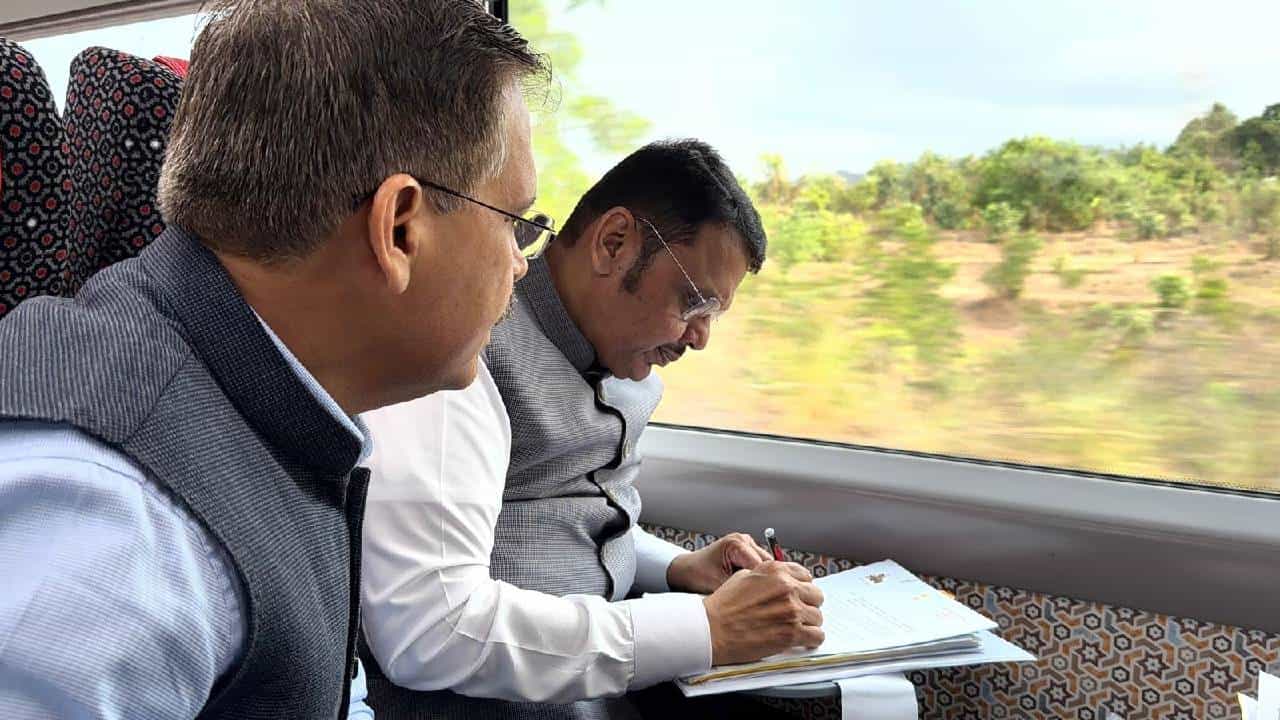 Devendra Fadnavis : कोणी इंधनाची साठेबाजी करत असेल तर... मुख्यमंत्र्यांच्या एका वाक्यात जिल्हाधिकाऱ्यांना सूचना, आता थेट...