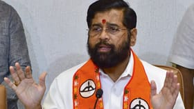 शिवसेना शिंदे गटाला मोठा धक्का, तब्बल इतक्या नगरसेवकांचे पद धोक्यात..