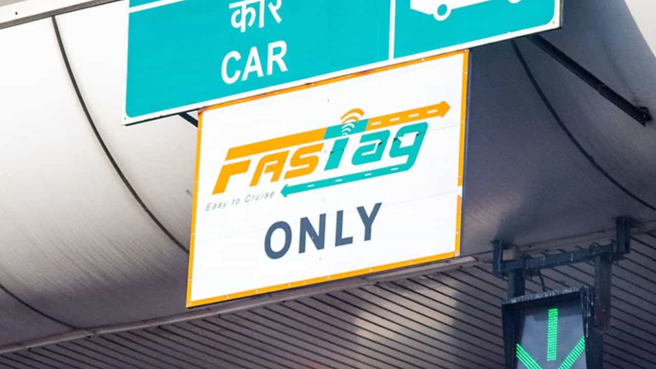 VIP गाड्यांसाठी स्पेशल FASTags? टोल नाक्यांवर अडथळा रोखण्यासाठी सरकारचा नवा AI प्लॅन