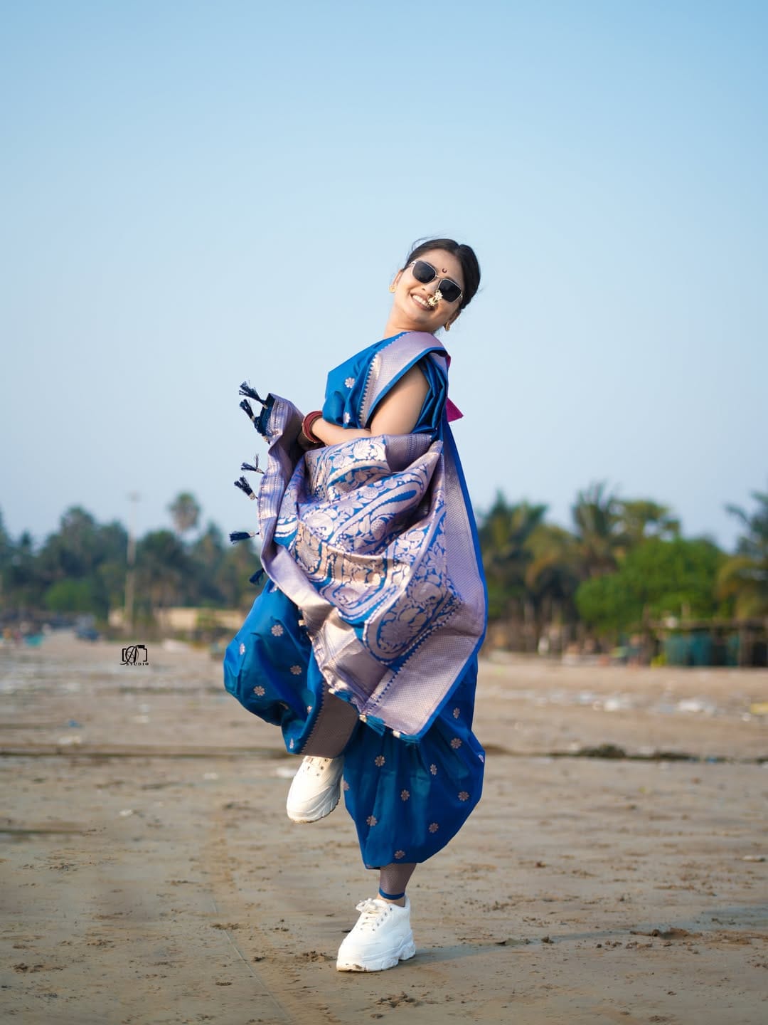 आतापर्यंत तिने अनेक प्रसिद्ध गाण्यात काम केलेले आहे. मुख्य अभिनेत्री म्हणून तिने या म्यूझिक व्हिडीओमध्ये काम केलेले पाहायला मिळते. यातील अनेक म्युझिक व्हिडीओंना तर यूट्यूबवर लाखोंनी व्ह्यूज मिळालेले आहेत. (फोटो क्रेडिट- गौतमी पाटीलचे इन्स्टाग्राम खाते.)