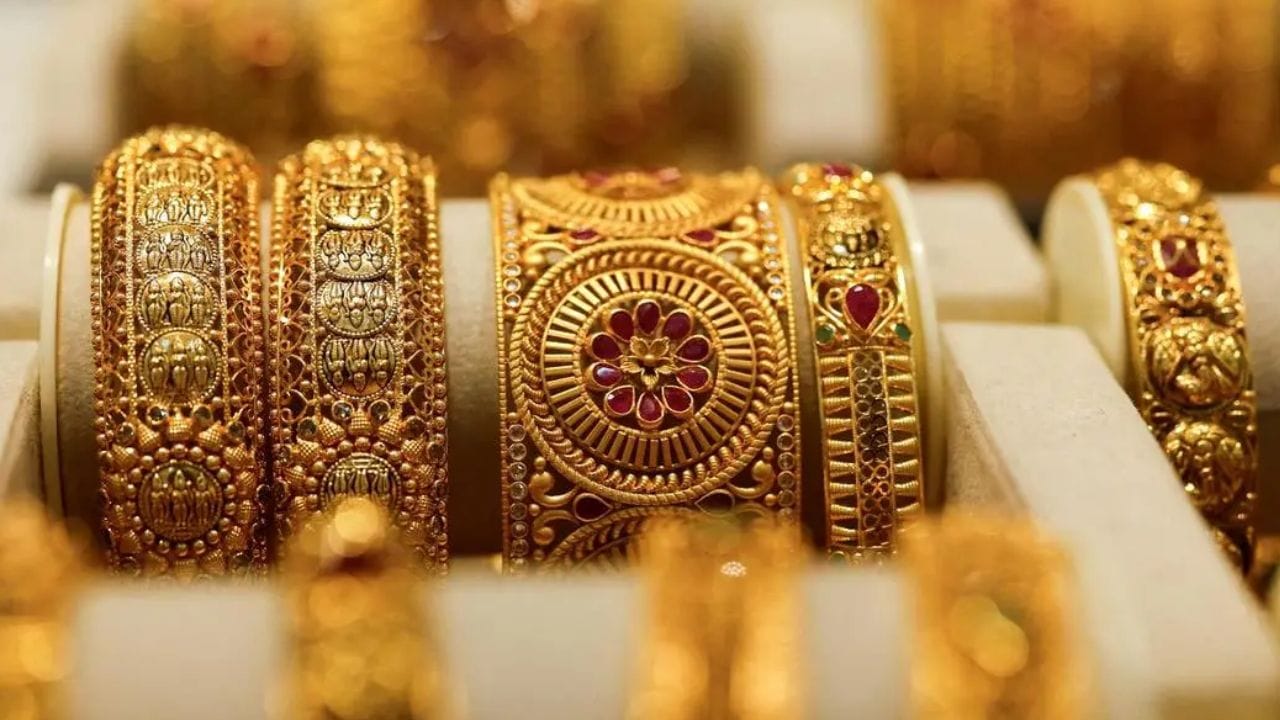 Gold Price Today : मोठा दणका! सरकारला जे हवे तेच घडले, सोन्याच्या दरात थेट मोठी वाढ, तब्बल.. Gold Price Today : मोठा दणका! सरकारला जे हवे तेच घडले, सोन्याच्या दरात थेट मोठी वाढ, तब्बल..