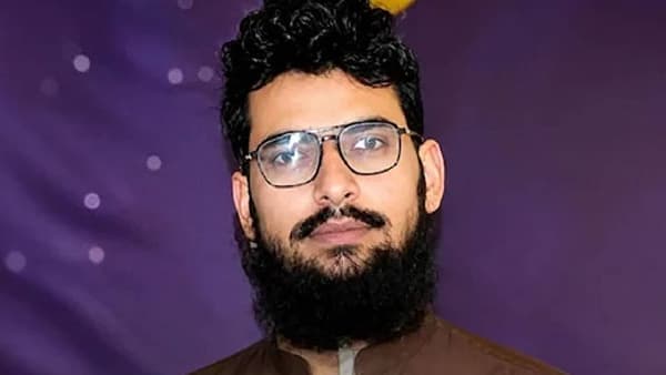 अंत्यसंस्कारातही अज्ञातांची भीती!पुलवामा हल्ल्याचा मास्टरमाइंड हमझाच्या मृत्यूची दहशत, टॉप कमांडरसाठी...