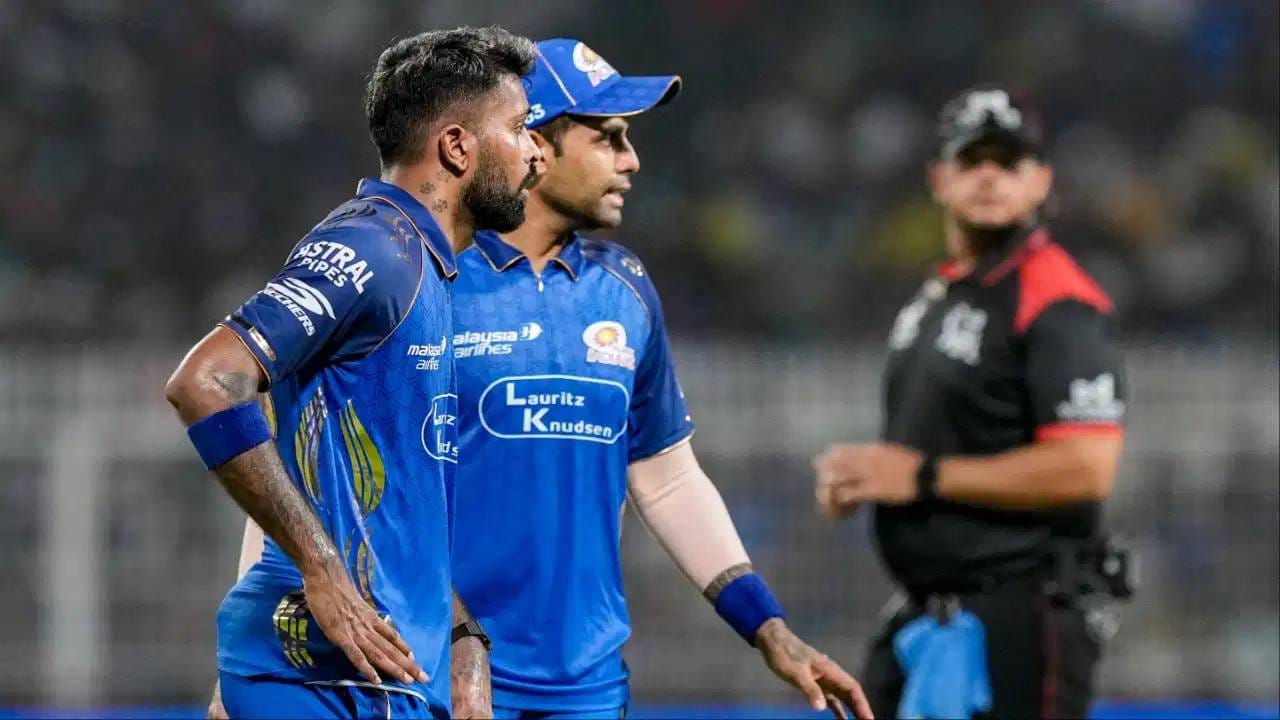 KKR vs MI IPL 2026 : दुष्काळात तेरावा महिना, मुंबई इंडियन्सचा कॅप्टन हार्दिक पंड्यावर BCCI ची कारवाई KKR vs MI IPL 2026 : दुष्काळात तेरावा महिना, मुंबई इंडियन्सचा कॅप्टन हार्दिक पंड्यावर BCCI ची कारवाई