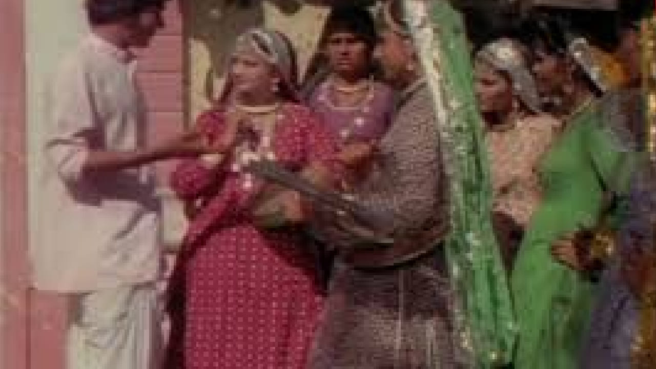 1980 च्या दशकात तयार होणाऱ्या अनेक चित्रपटांमध्ये गाव, समाज, नाती आणि पारंपरिक मूल्यांचं वास्तववादी चित्रण केलं जात होतं. प्रेम, जातीय भेद, सामाजिक संघर्ष आणि सन्मान अशा विषयांवर आधारित कथा प्रेक्षकांच्या मनाला भिडत असत.