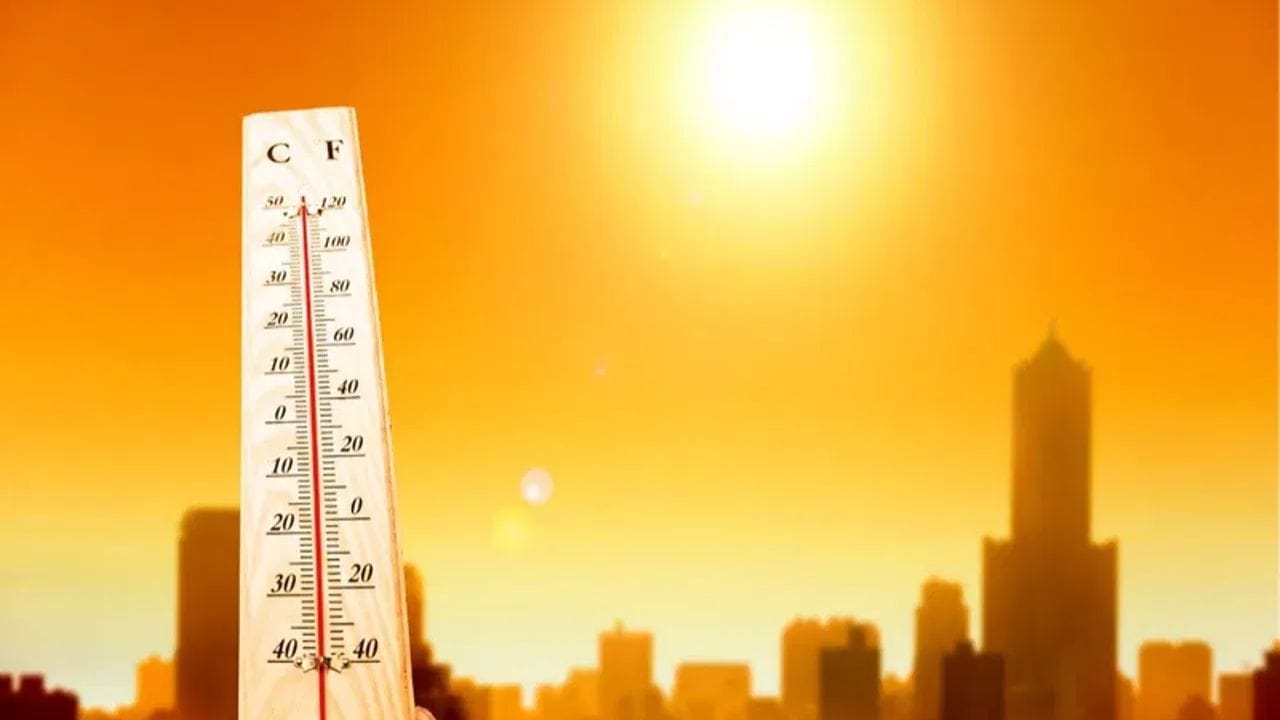 Weather update : राज्यात उन्हाचा कडाका वाढला, या जिल्ह्यांना IMD चा रेड अलर्ट, तुमच्या जिल्ह्यात किती तापमान?