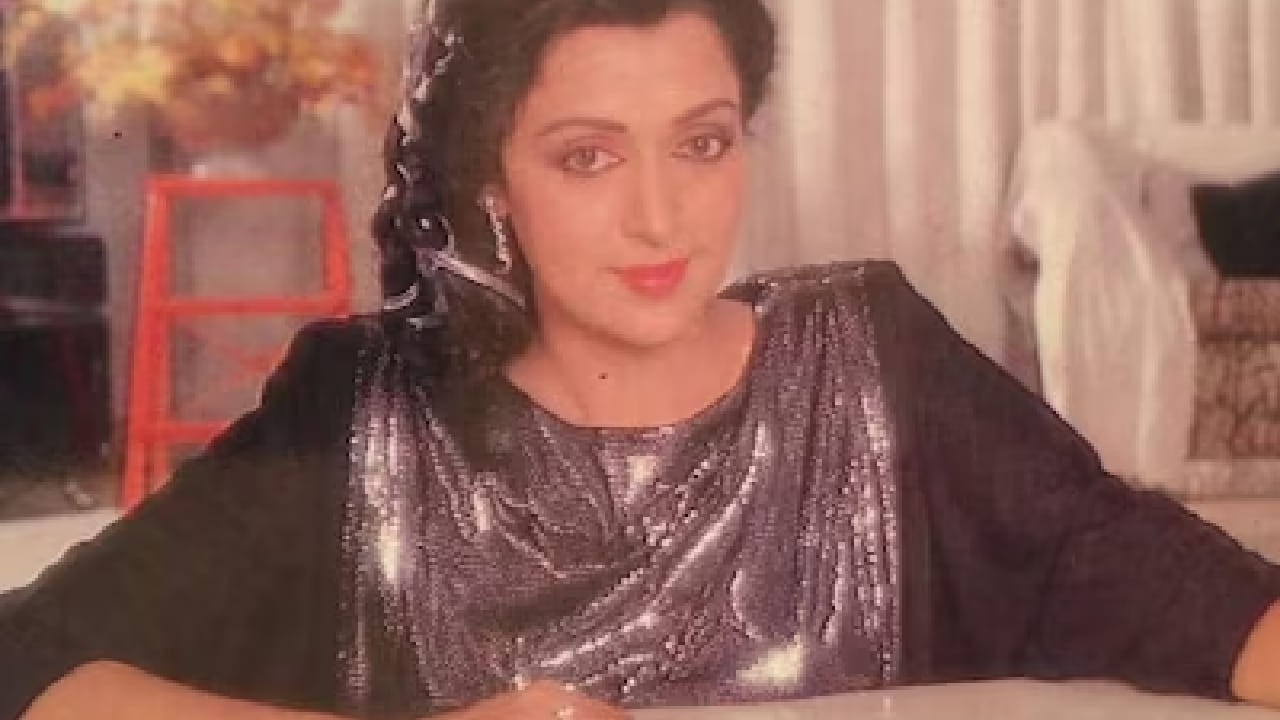 पण हेमा मालिनी यांनी ही परंपरा मोडत 1978 साली दिल्लगी या चित्रपटासाठी तब्बल 5 लाख रुपयांचे मानधन घेतले. त्या काळात ही रक्कम अत्यंत मोठी मानली जात होती आणि त्यामुळे त्या हिंदी सिनेमातील सर्वाधिक मानधन घेणाऱ्या अभिनेत्री ठरल्या.