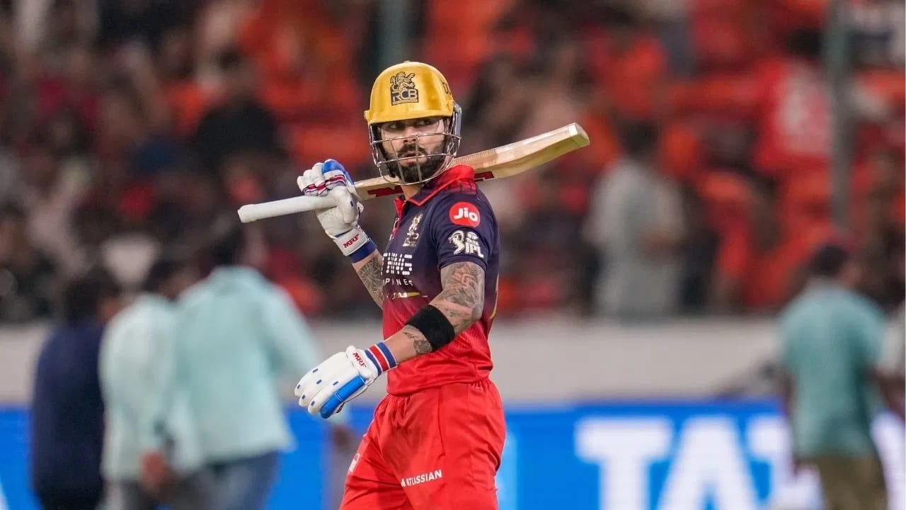 विराटने या खेळीसह आयपीएलच्या 19 व्या मोसमात 600 धावा पूर्ण केल्या. विराटने यासह मोठा विक्रम आपल्या नावावर केला. विराट स्पर्धेत सर्वाधिक वेळा 600 आणि त्यापेक्षा धावा करणारा फलंदाज ठरला. विराटची ही 600 धावा करण्याची सहावी वेळ ठरली. (PHOTO CREDIT- PTI)