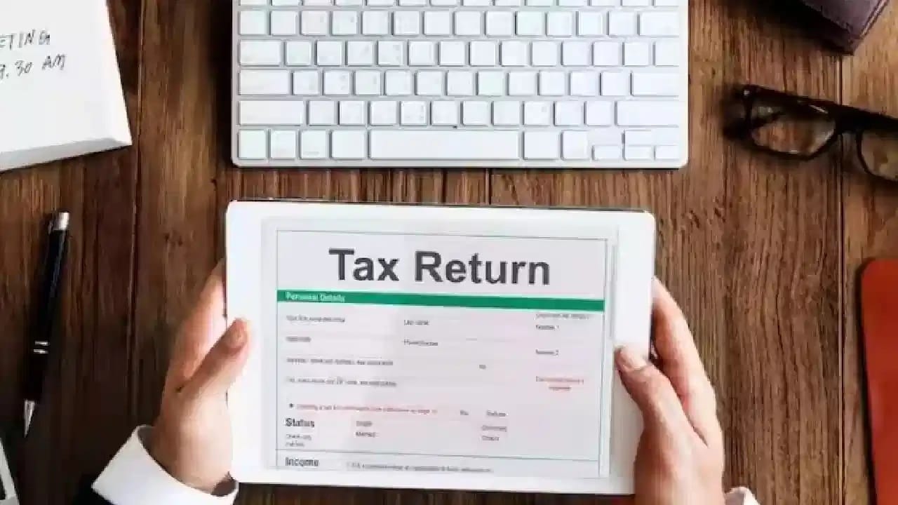 ITR Filing 2026: आयकर विभागाकडून नवीन आयटीआर फॉर्म अधिसूचित, ‘हे’ 2 मोठे बदल आत्ताच जाणून घ्या