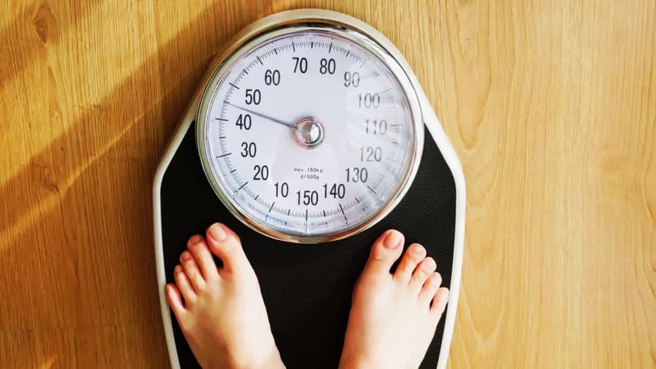 उंचीनुसार किती हवं वजन? डॉक्टरने सांगितलं एकदम सोप्पं गणित