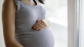 मला हॉस्पिटमध्ये घेऊन चला... गर्भवती सूनेशी सासरच्यांची अमानूष वागणूक.