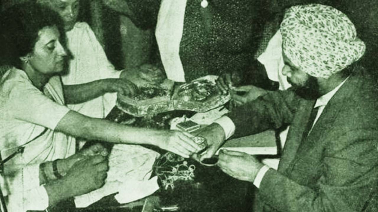 Indira Gandhi: पंतप्रधानांच्या आवाहनानंतर इंदिरा गांधी यांनी किती केले सोने दान? आज त्याची किंमत काय?