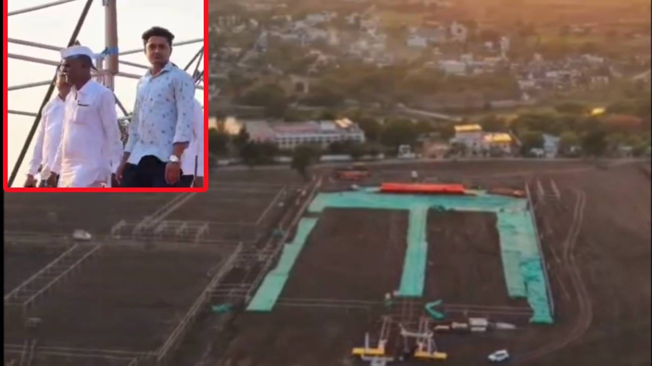 साधेपणाचा संदेश देणाऱ्या इंदुरीकर महाराजांचा हा भव्य विवाह सोहळा सध्या चर्चेचा विषय ठरला आहे.