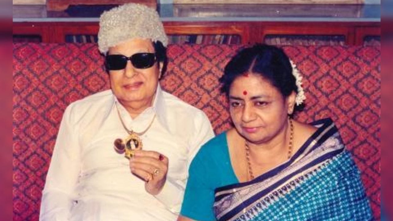 जानकी रामचंद्रन : जानकी रामचंद्रन या साऊथ चित्रपटसृष्टीतील अभिनेत्री होत्या आणि एम.जी. रामचंद्रन यांच्या तिसऱ्या पत्नी होत्या. त्यांनी 1988 साली काही आठवड्यांसाठी मुख्यमंत्रीपद सांभाळले होते.  