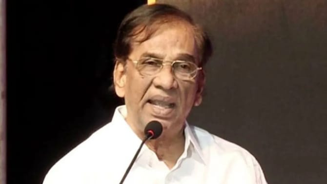 नदीत उडी मारून दिला जीव... निर्मात्याच्या निधनामुळे फिल्म इंडस्ट्री...