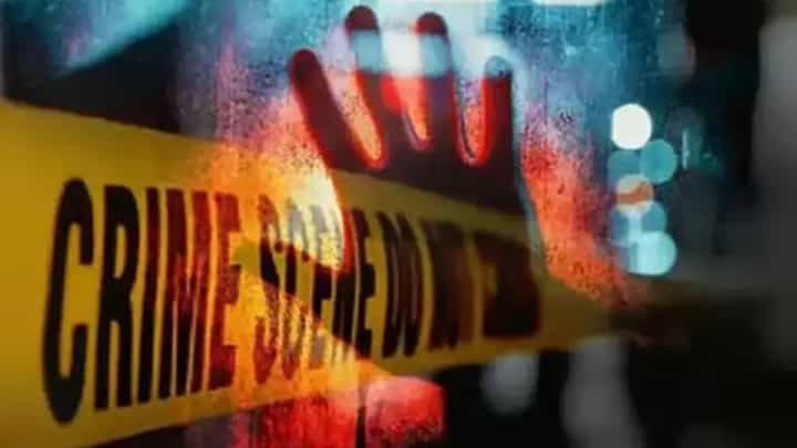 भयंकर! चालत्या बसमध्ये महिलेसोबत नको नको ते घडलं, बस चालकावर गंभीर आरोप भयंकर! चालत्या बसमध्ये महिलेसोबत नको नको ते घडलं, बस चालकावर गंभीर आरोप