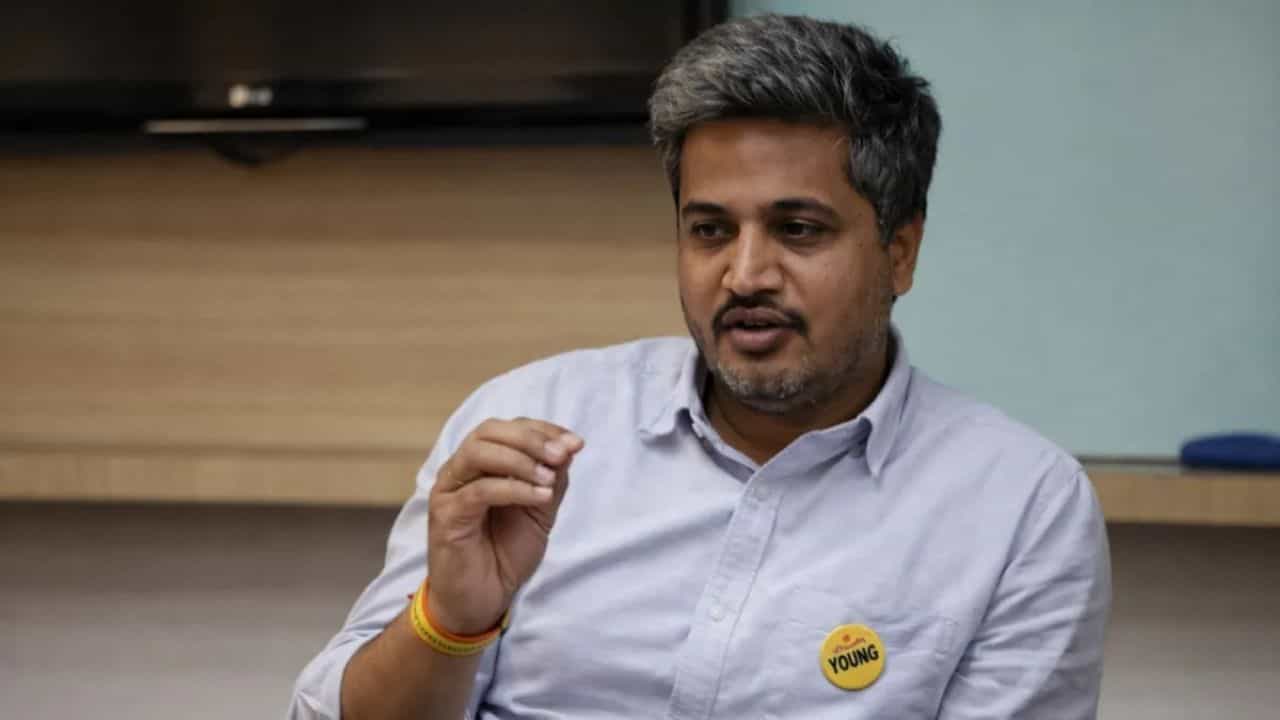राष्ट्रवादीच्या चिरफळ्या उडणार... लवकरच महाभूकंप, रोहित पवार यांच्या विधानाने खळबळ, तटकरे, पटेल आणि ते 22 आमदार कोण? राष्ट्रवादीच्या चिरफळ्या उडणार... लवकरच महाभूकंप, रोहित पवार यांच्या विधानाने खळबळ, तटकरे, पटेल आणि ते 22 आमदार कोण?